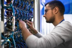 Conheça os benefícios do serviço de instalação de cabeamento estruturado
